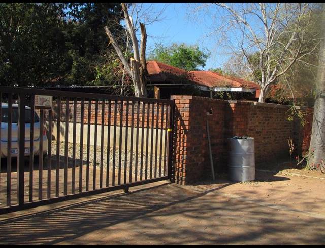 3 BEDROOM HOUSE FOR SALE IN CHROOM PARK